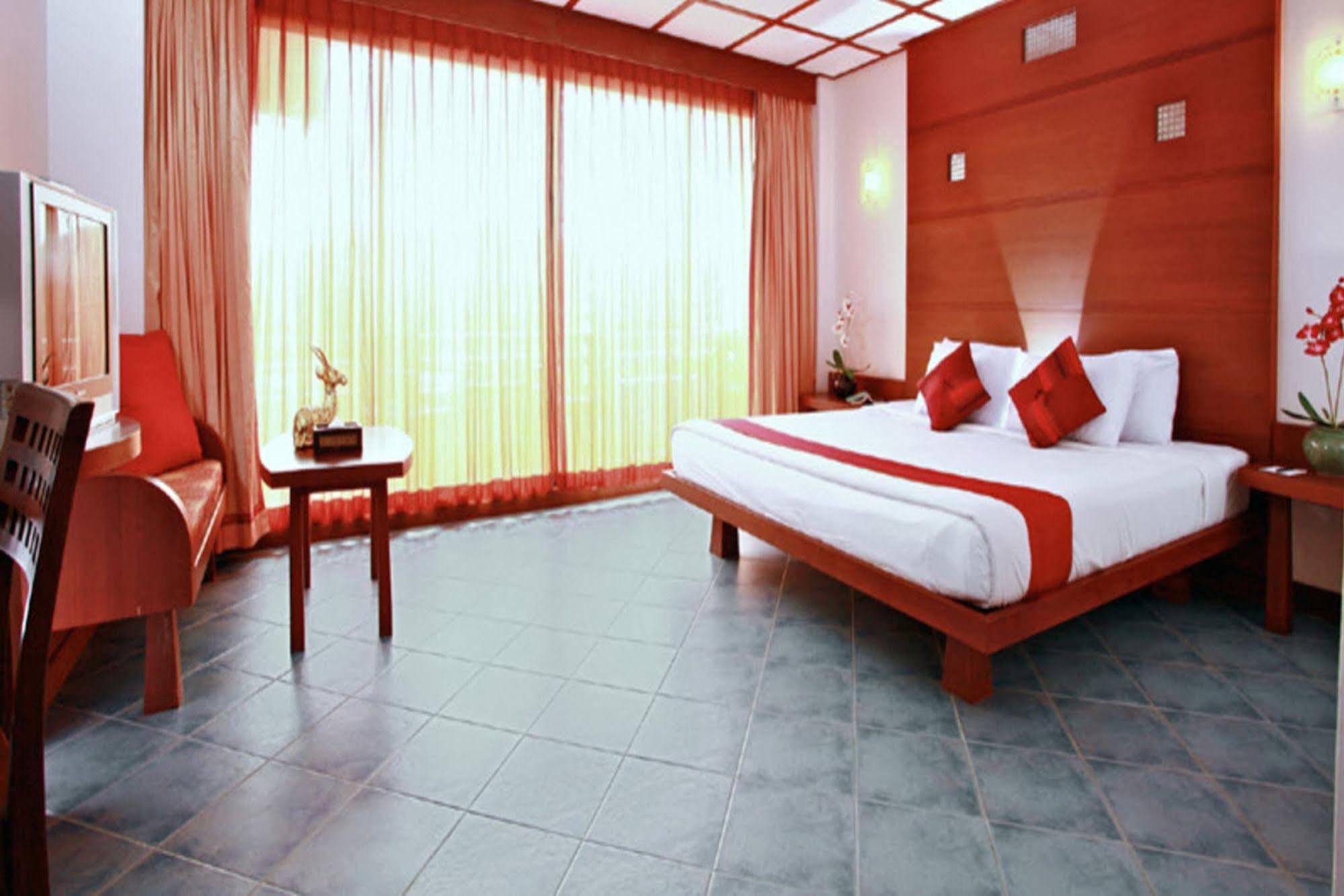 Hua Hin Loft Hotel Exterior photo